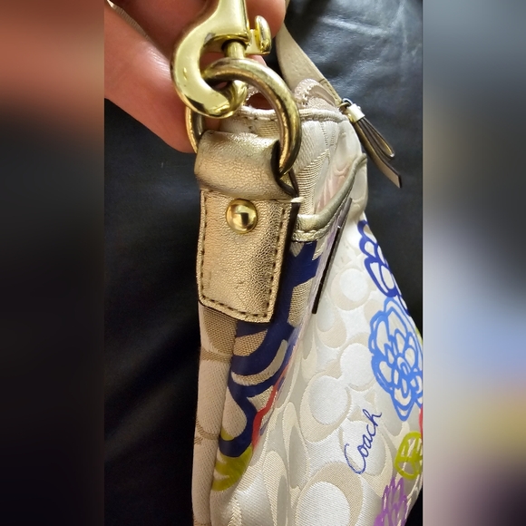 Coach Daisy Floral print Y2K Cream canvas Signature Swing Poppy Crossbody EUC - Picture 13 of 16